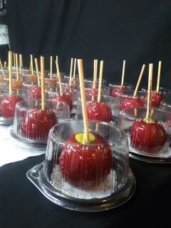 <span style="font-weight: bold;">MANZANAS ACARAMELADAS</span> <br>